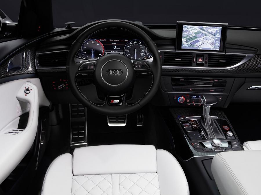 Торпедо Audi S6 Sedan (4G, C7) 2012 года  (NA) (фото 3 из 10)